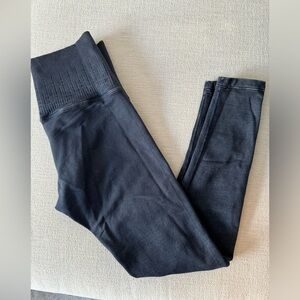Year of Ours navy leggings, size s